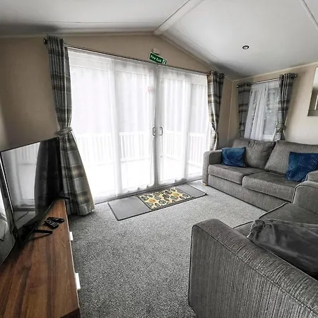 Beautiful 8 Berth Caravan At Valley Farm Holiday Park, Essex Ref 46362V Great Clacton Exterior foto