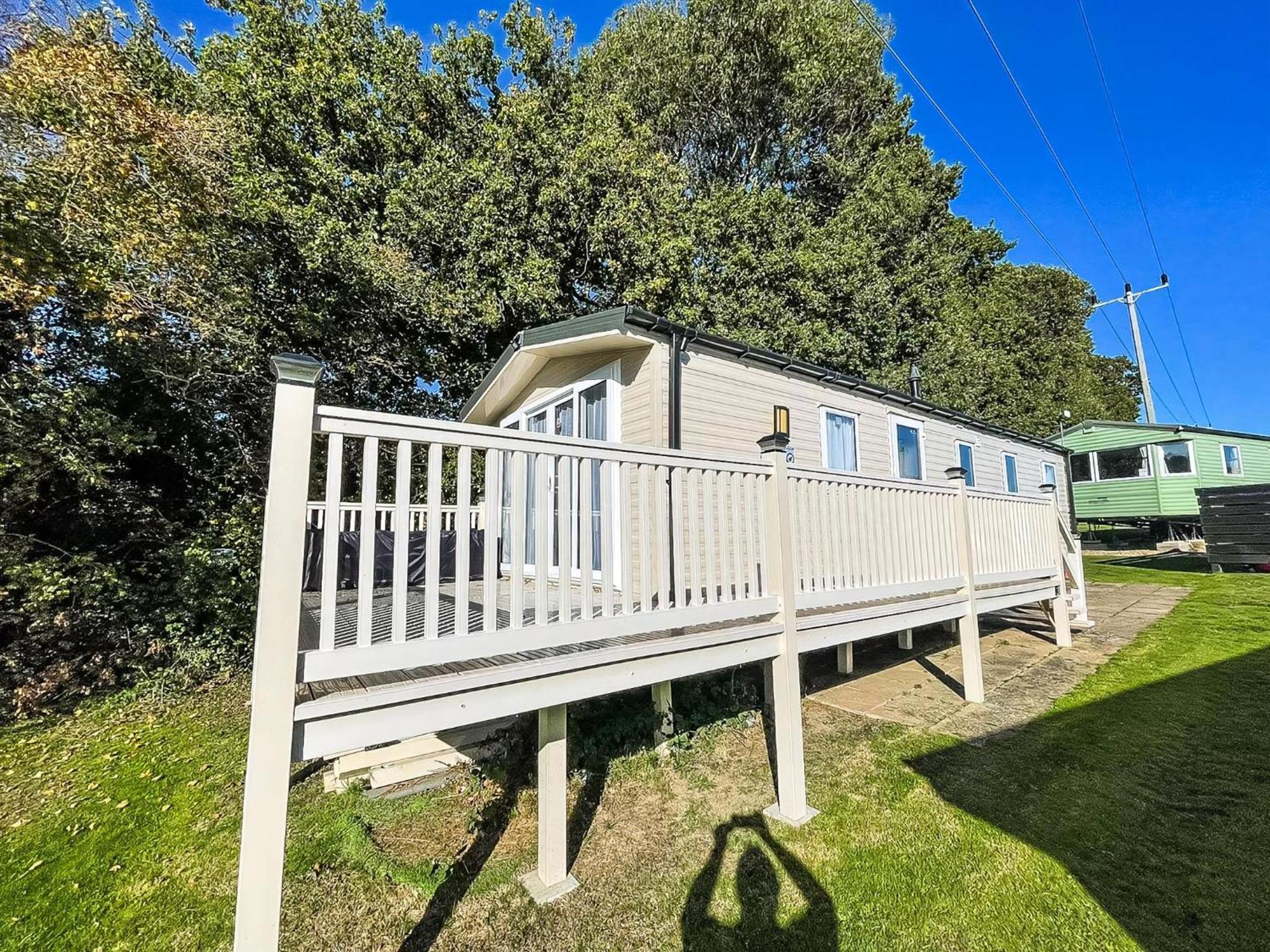 Campsite Beautiful 8 Berth Caravan At Valley Farm Park, Essex Ref 46362v Great Clacton