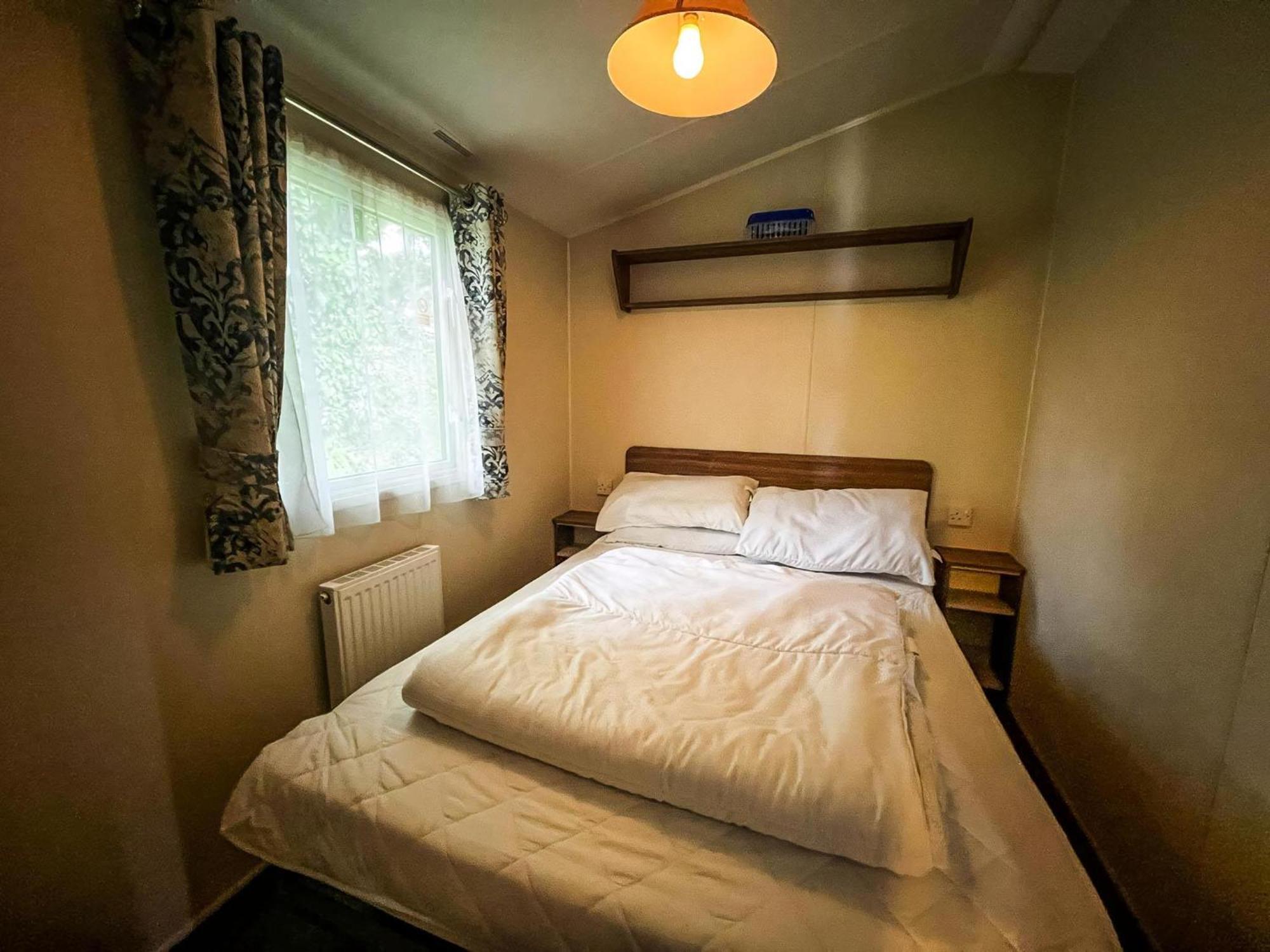 Beautiful 8 Berth Caravan At Valley Farm Park, Essex Ref 46362v Great Clacton