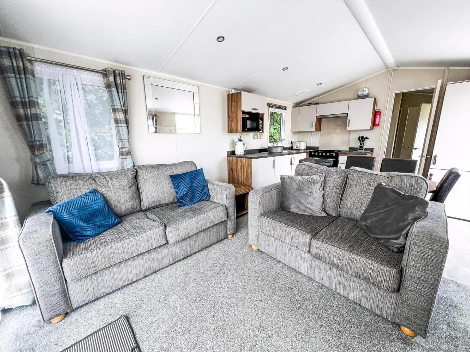 Campsite Beautiful 8 Berth Caravan At Valley Farm Park, Essex Ref 46362v Great Clacton